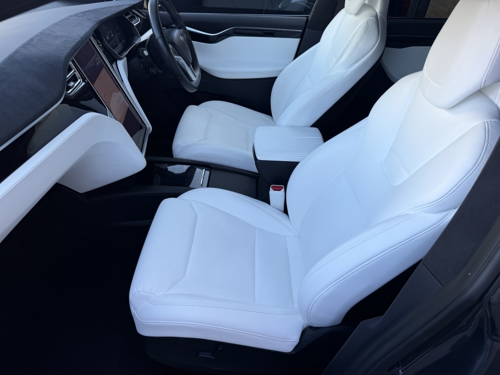 Used Tesla Model X 2017 for sale - 77933649: Photo 8