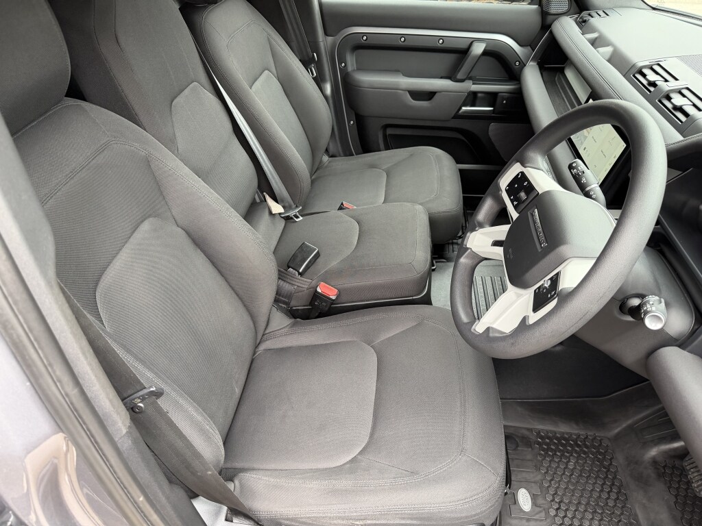 Used Land Rover Defender 2022 for sale - 76426853: Photo 6