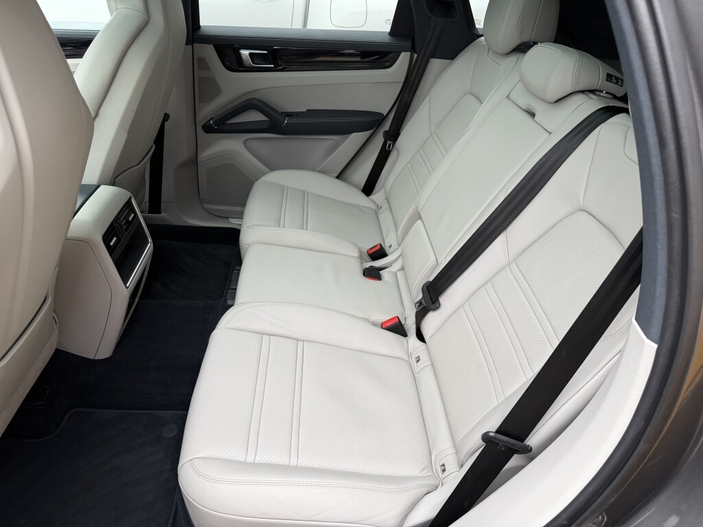 Used Porsche Cayenne 2023 for sale - 77643989: Photo 11