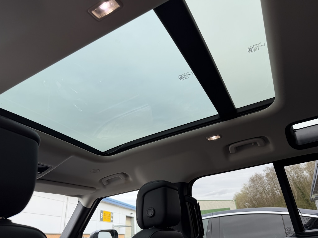 Used Land Rover Defender 2023 for sale - 78040611: Photo 12