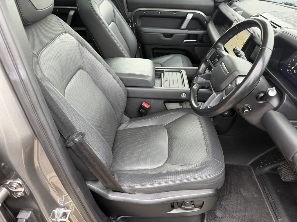 Used Land Rover Defender 2023 for sale - 78040611: Photo 6