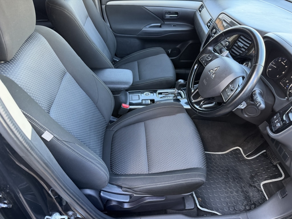 Used Mitsubishi Outlander 2017 for sale - 78108099: Photo 6