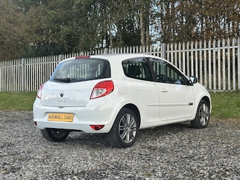 Used Renault Clio 2011 for sale - 76246104: Photo