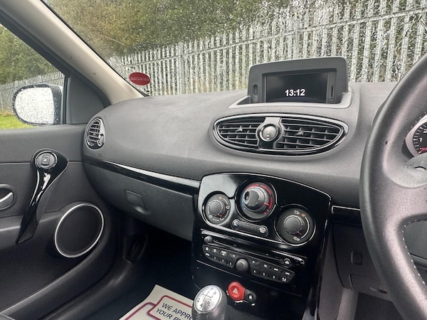 Used Renault Clio 2012 for sale - 76030779: Photo 17