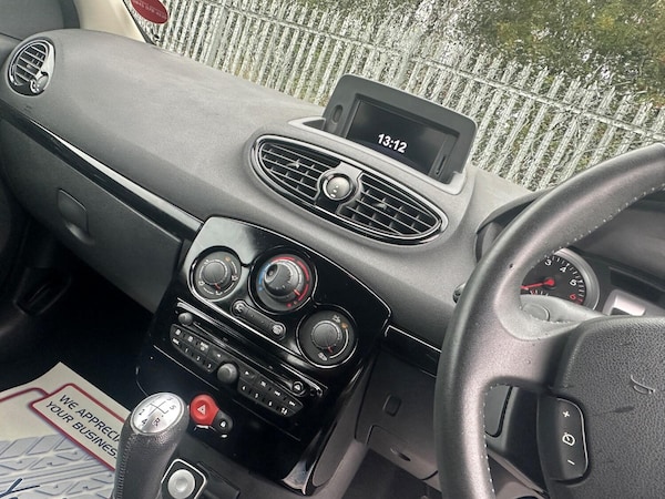 Used Renault Clio 2012 for sale - 76030779: Photo 21