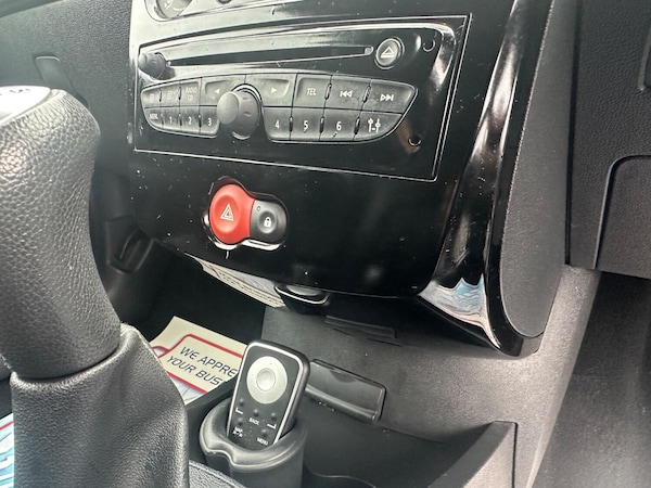 Used Renault Clio 2012 for sale - 76030779: Photo 24