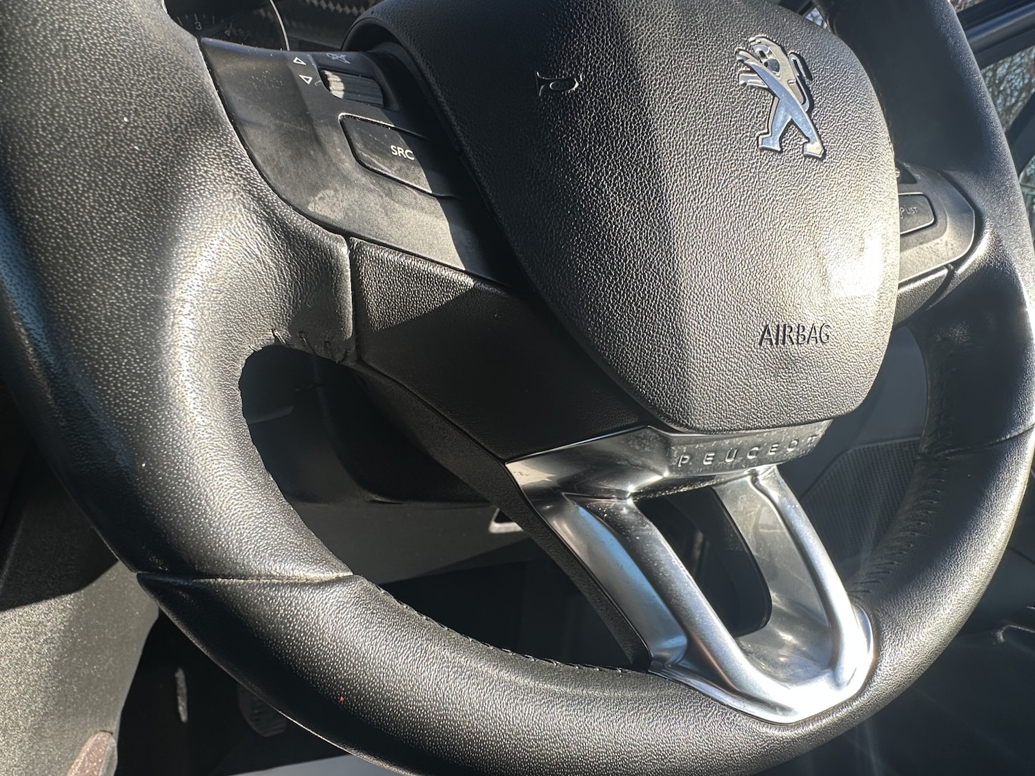 Used Peugeot 2008 2015 for sale - 77129505: Photo 12