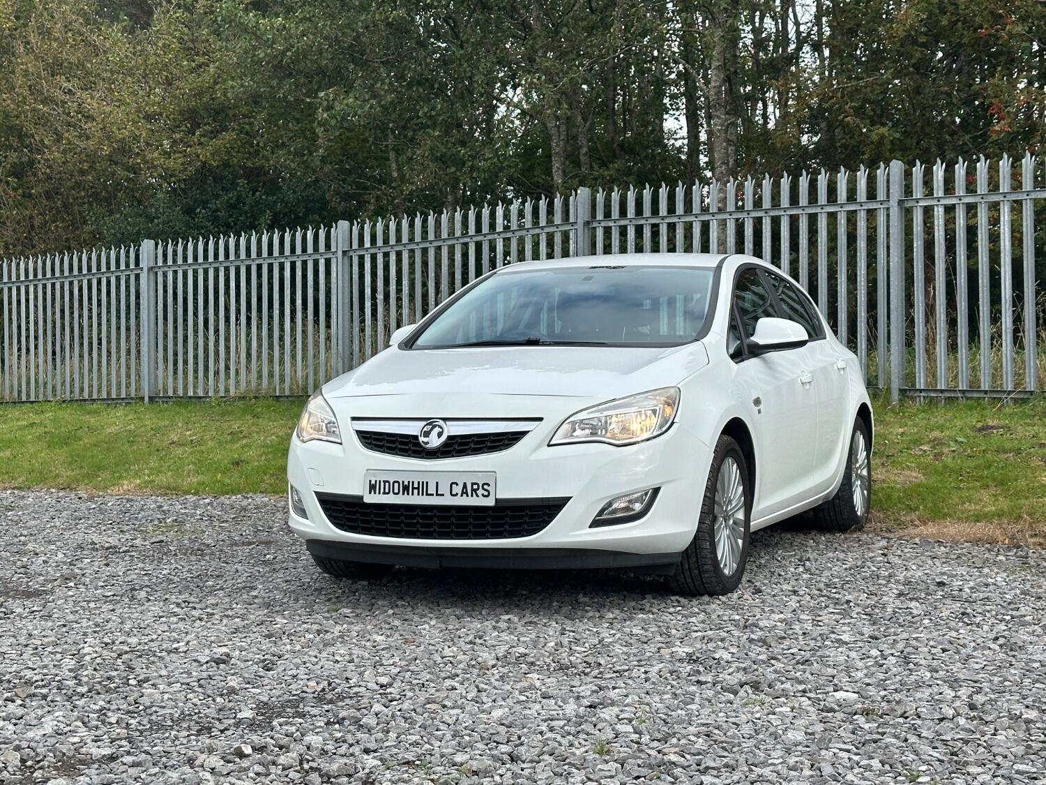 Used Vauxhall Astra 2011 for sale - 77008149: Photo 1