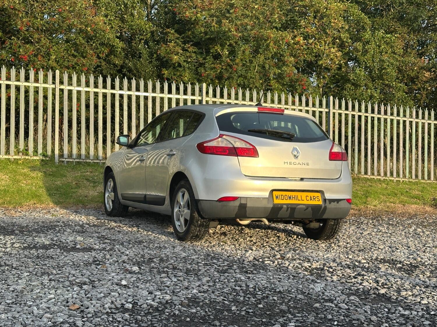 Used Renault Megane 2011 for sale - 76070497: Photo 9