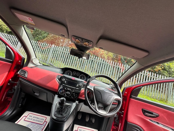 Used Chrysler Ypsilon 2013 for sale - 75309017: Photo 14