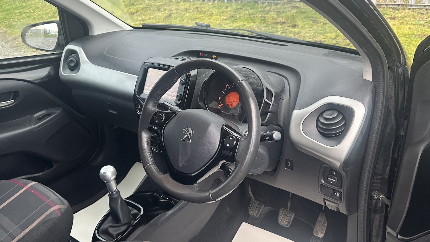 Used Peugeot 108 2014 for sale - 77251272: Photo 10