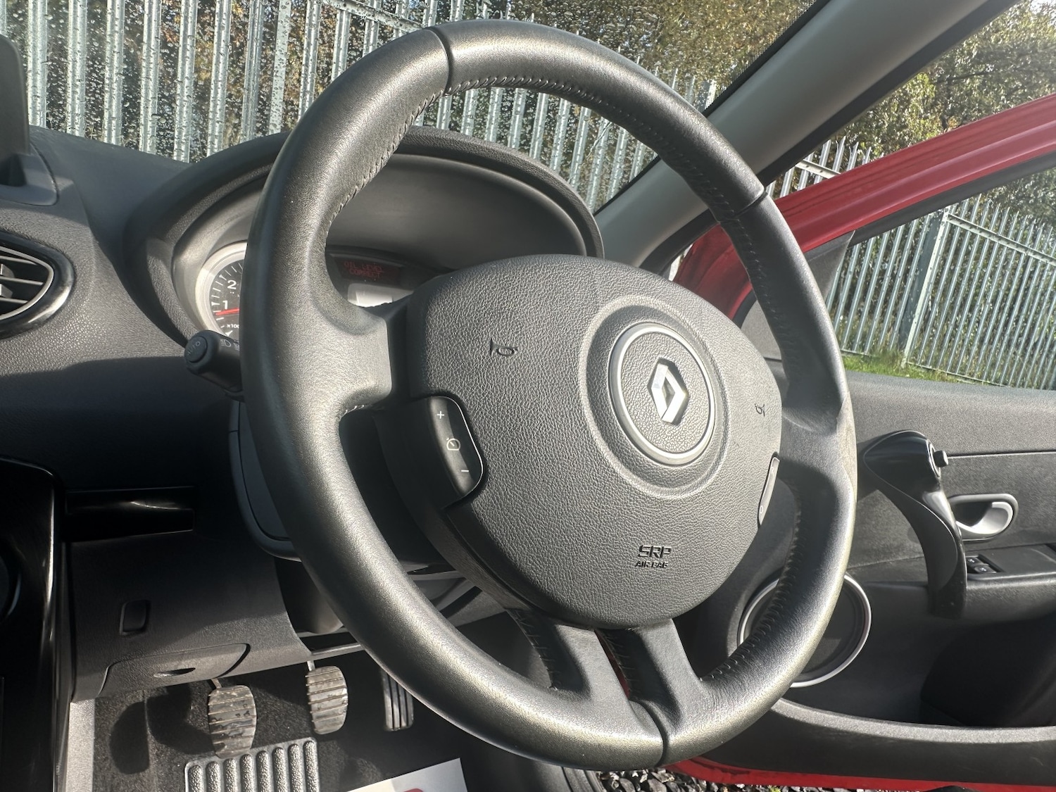 Used Renault Clio 2011 for sale - 76313956: Photo 14