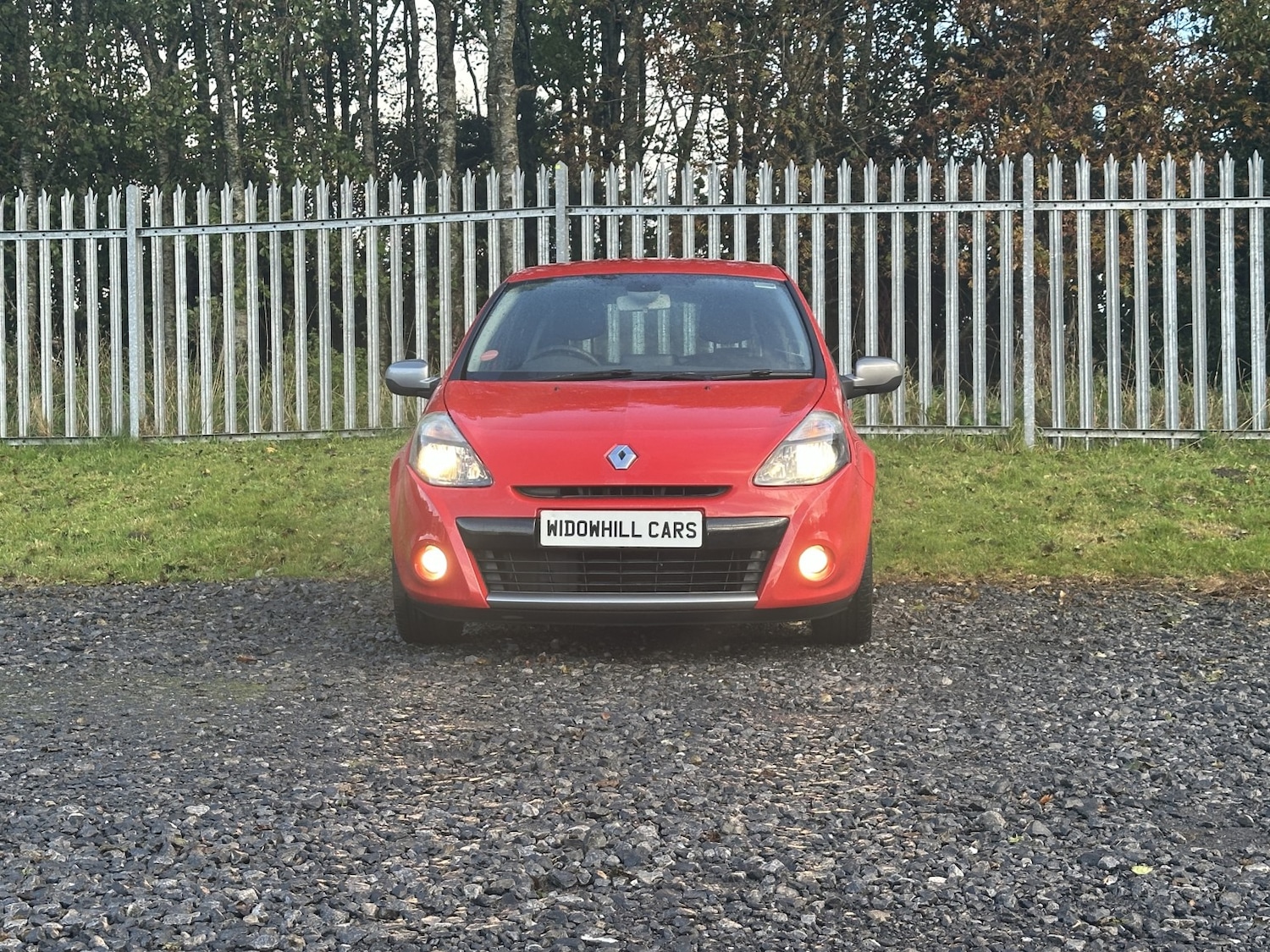 Used Renault Clio 2011 for sale - 76313956: Photo 2
