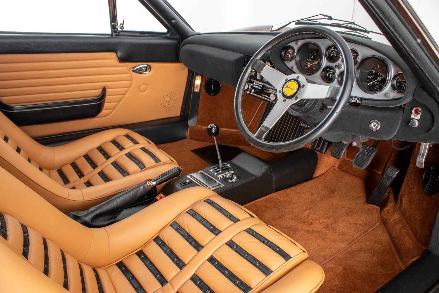 Used Ferrari Dino 1974 for sale - 76693573: Photo 2