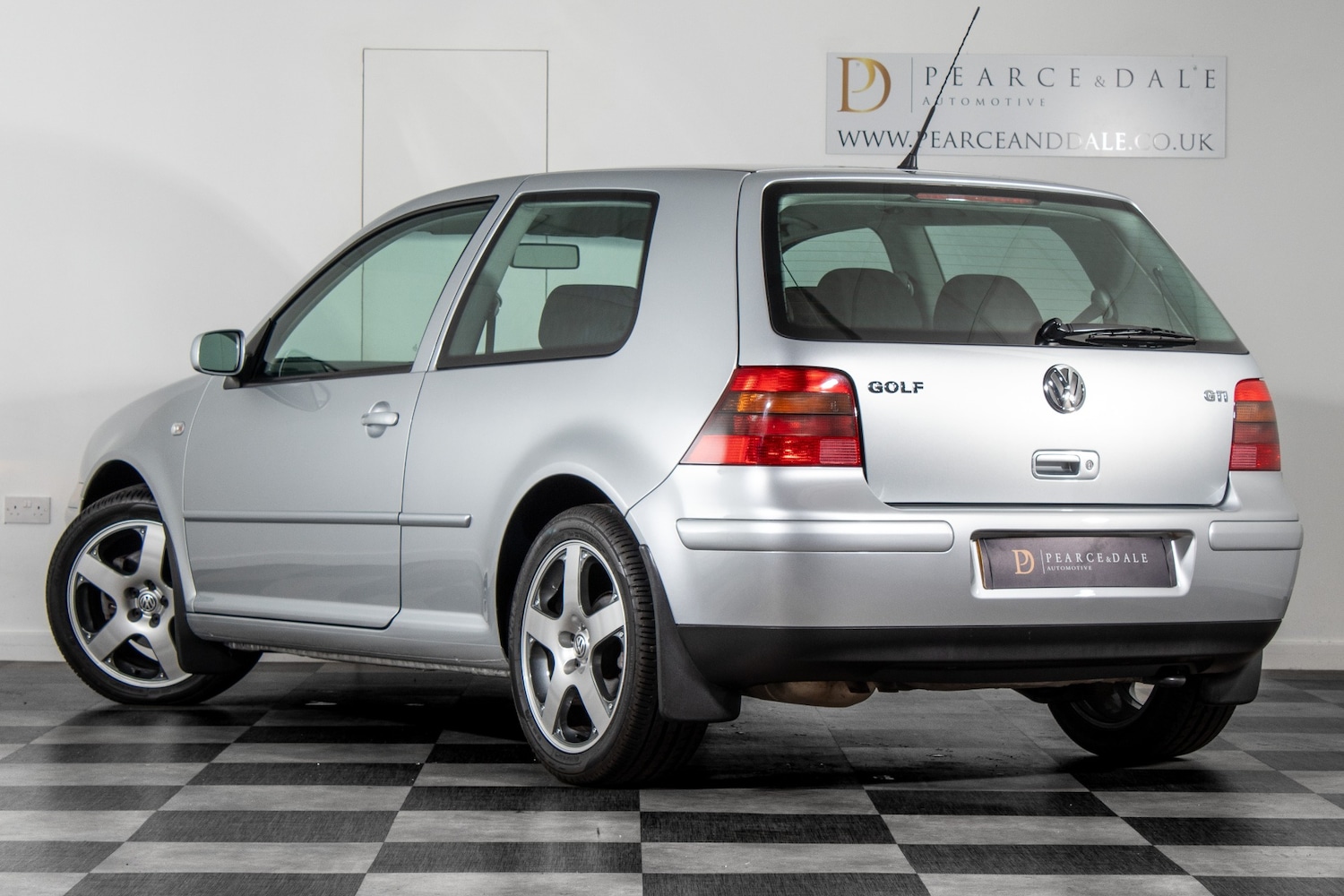 Used Volkswagen Golf 2002 for sale - 77113371: Photo 2