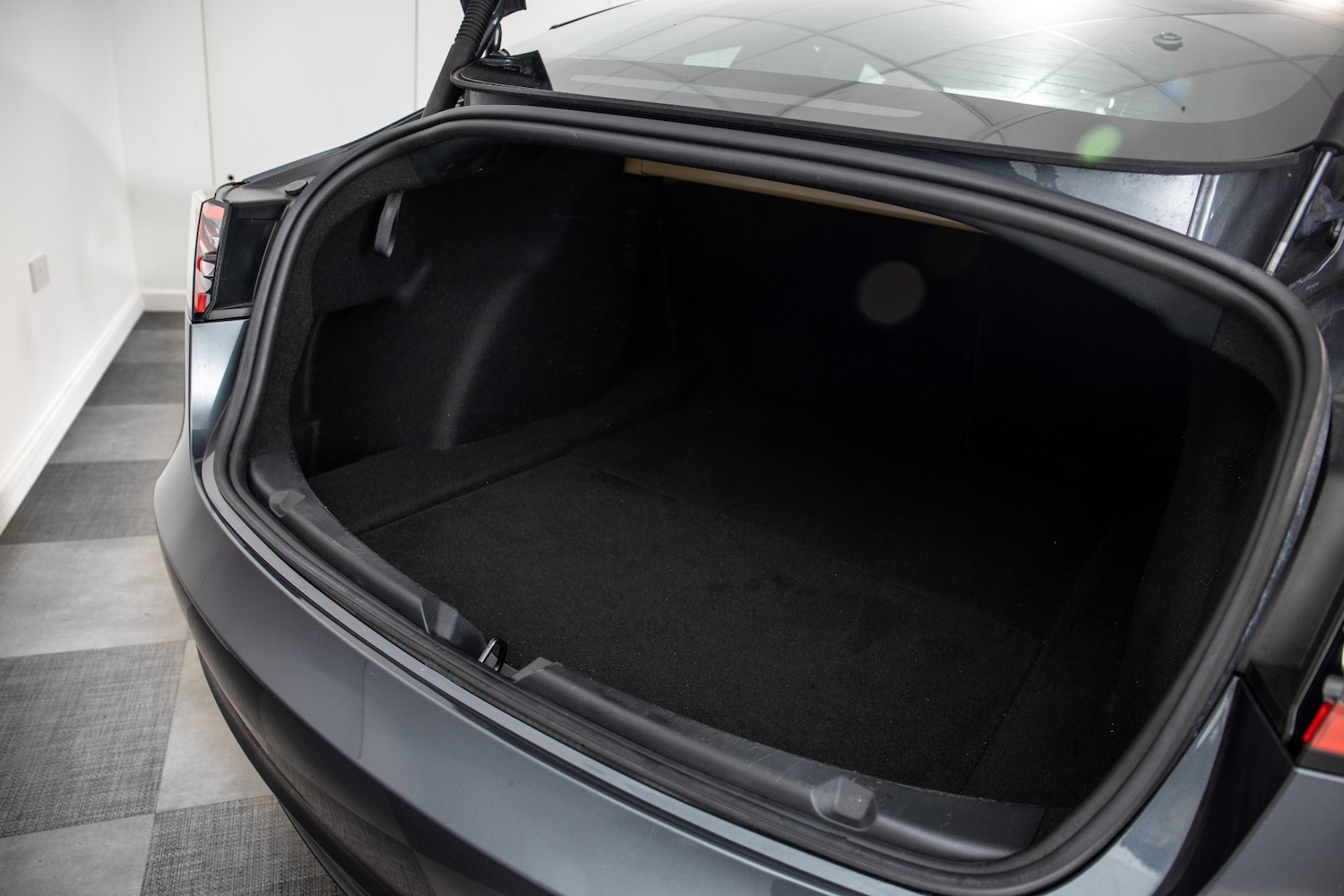 Used Tesla Model 3 2023 for sale - 77115219: Photo 18