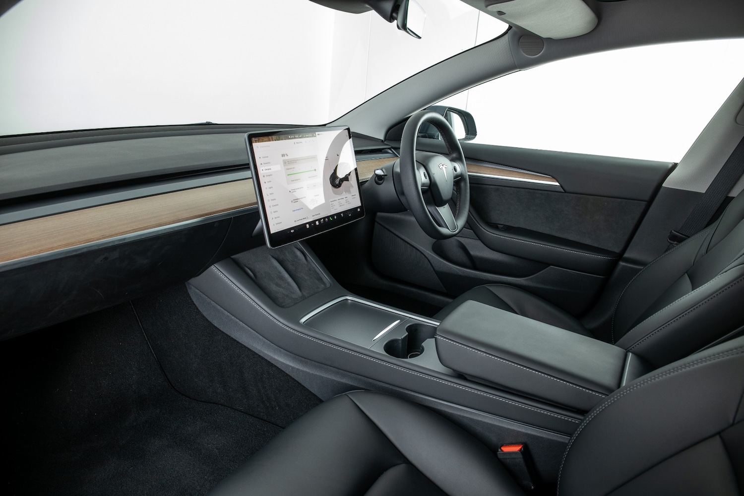 Used Tesla Model 3 2023 for sale - 77115219: Photo 2