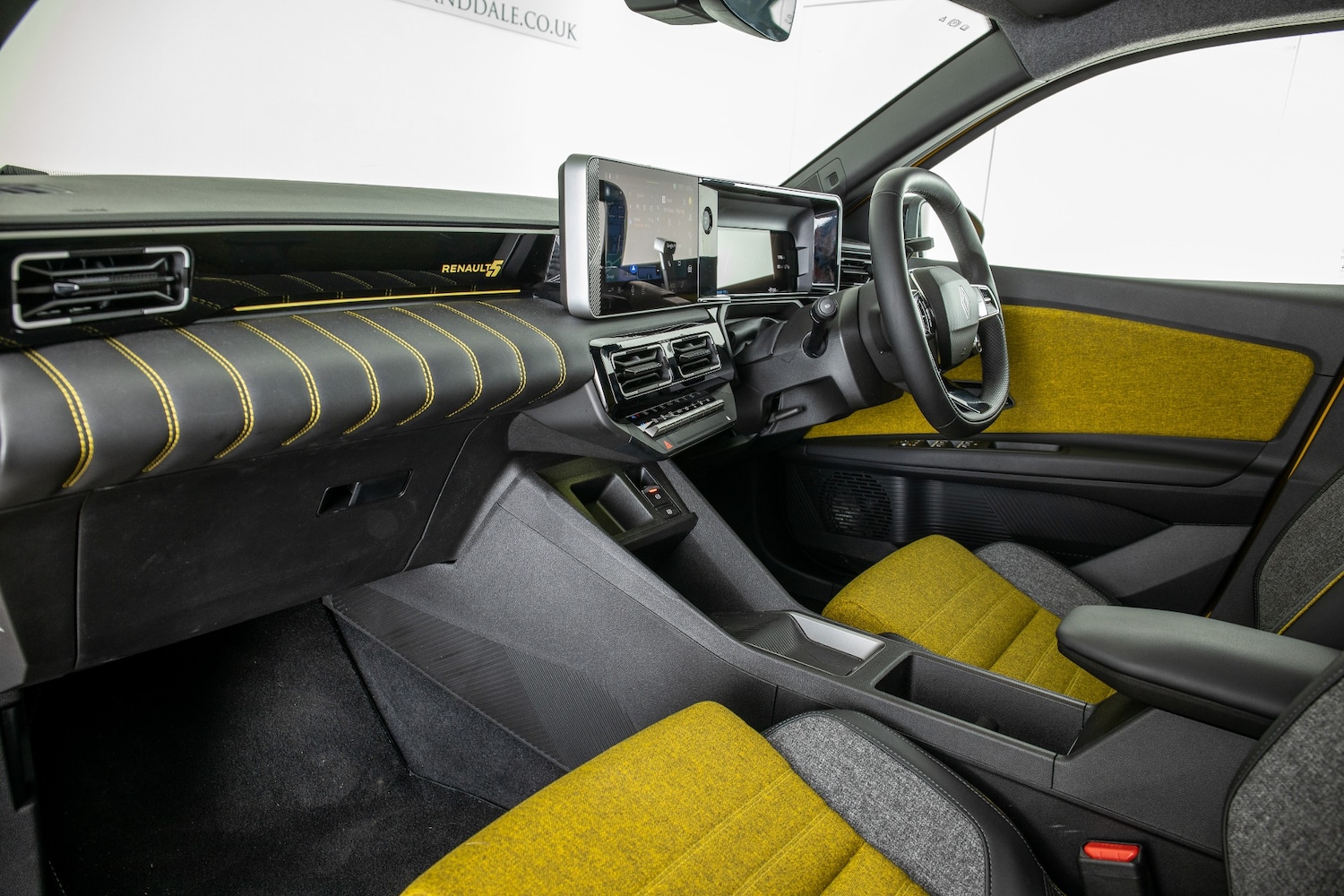 Used Renault 5 2025 for sale - 77114423: Photo 2