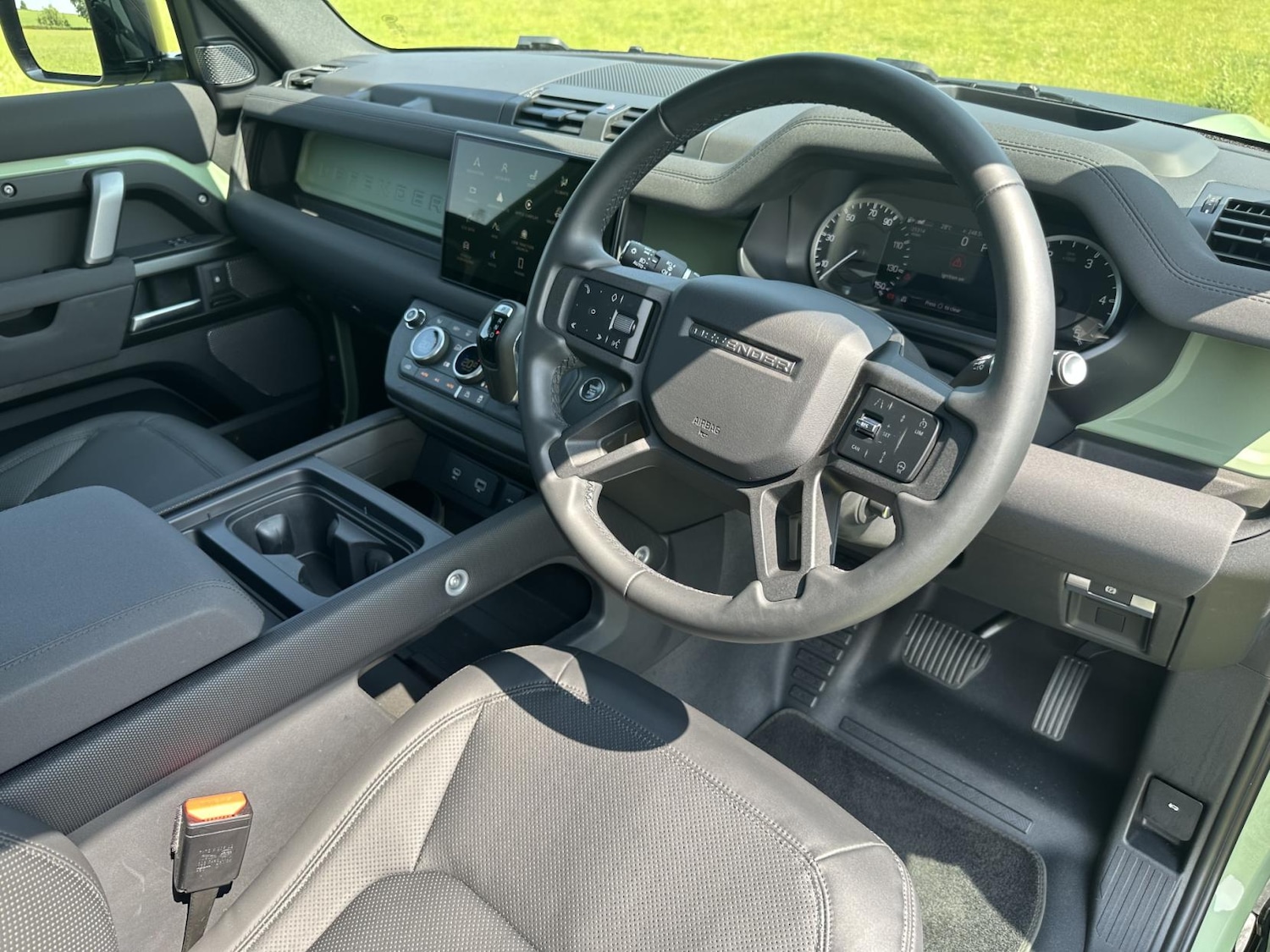 Used Land Rover Defender 2023 for sale - 77048028: Photo 11