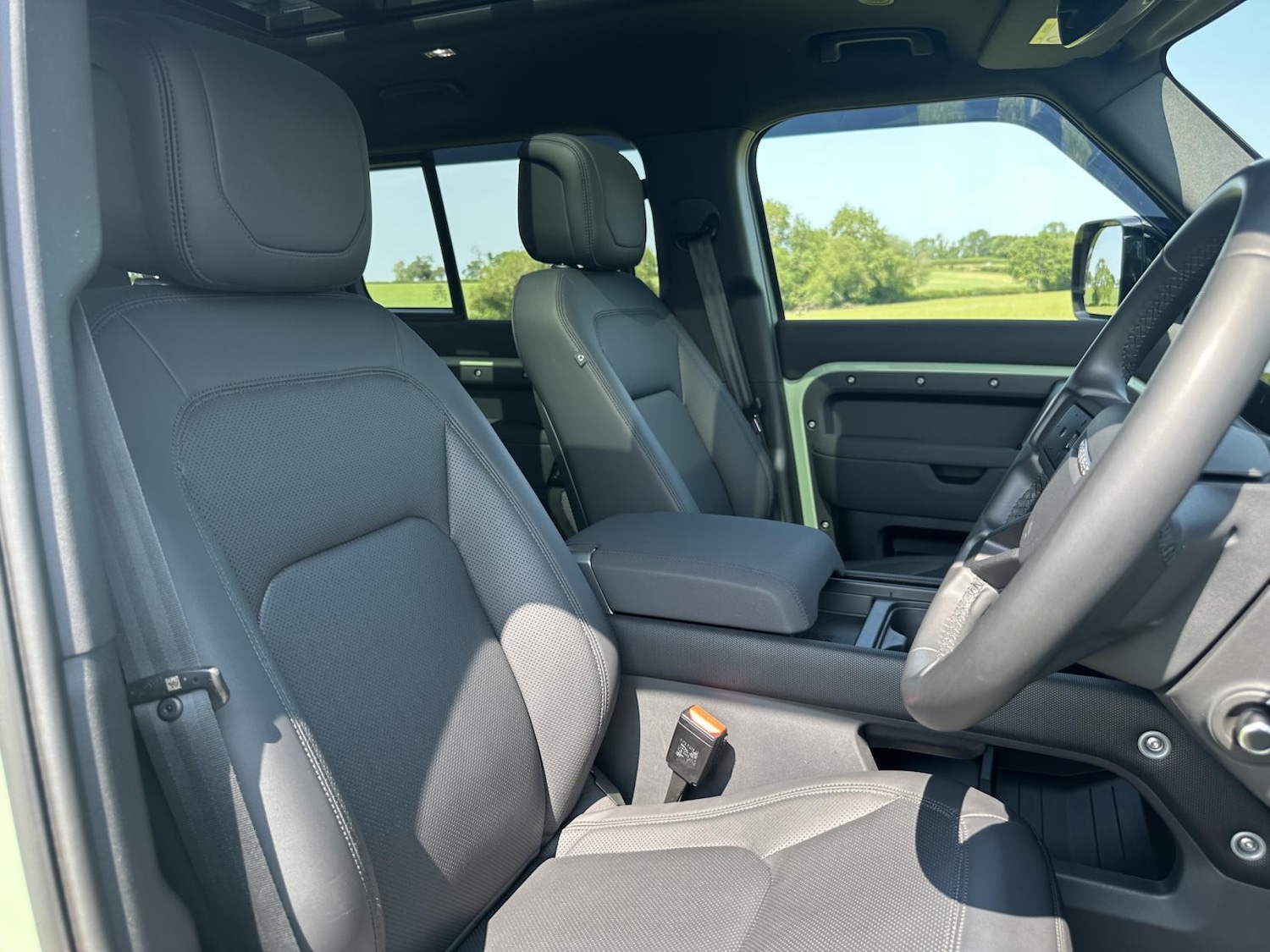 Used Land Rover Defender 2023 for sale - 77048028: Photo 14