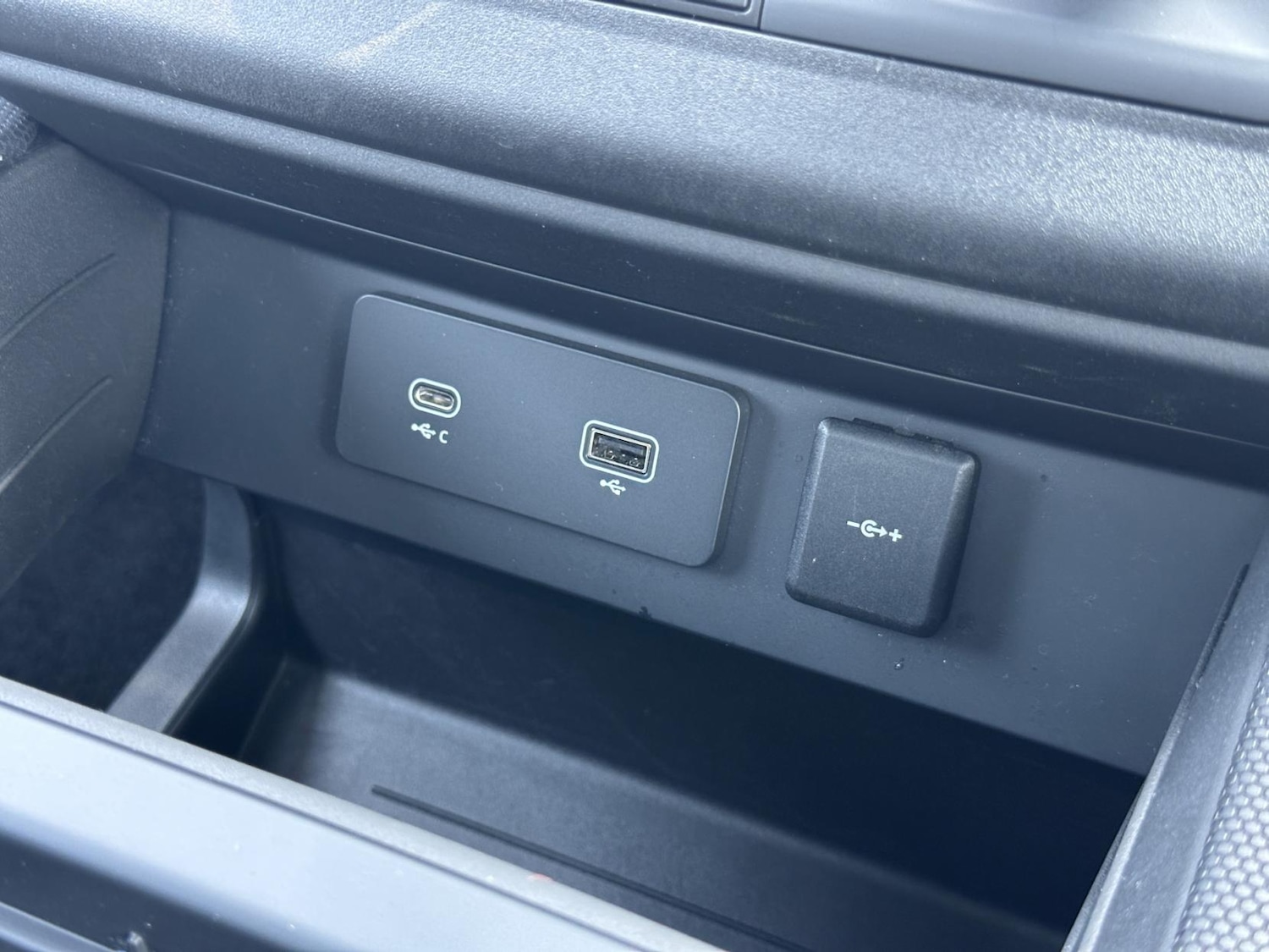 Used Land Rover Defender 2023 for sale - 77048028: Photo 24