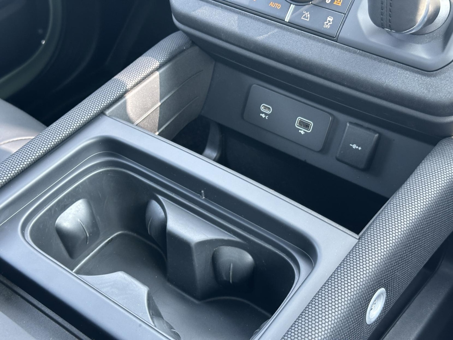 Used Land Rover Defender 2023 for sale - 77048028: Photo 27