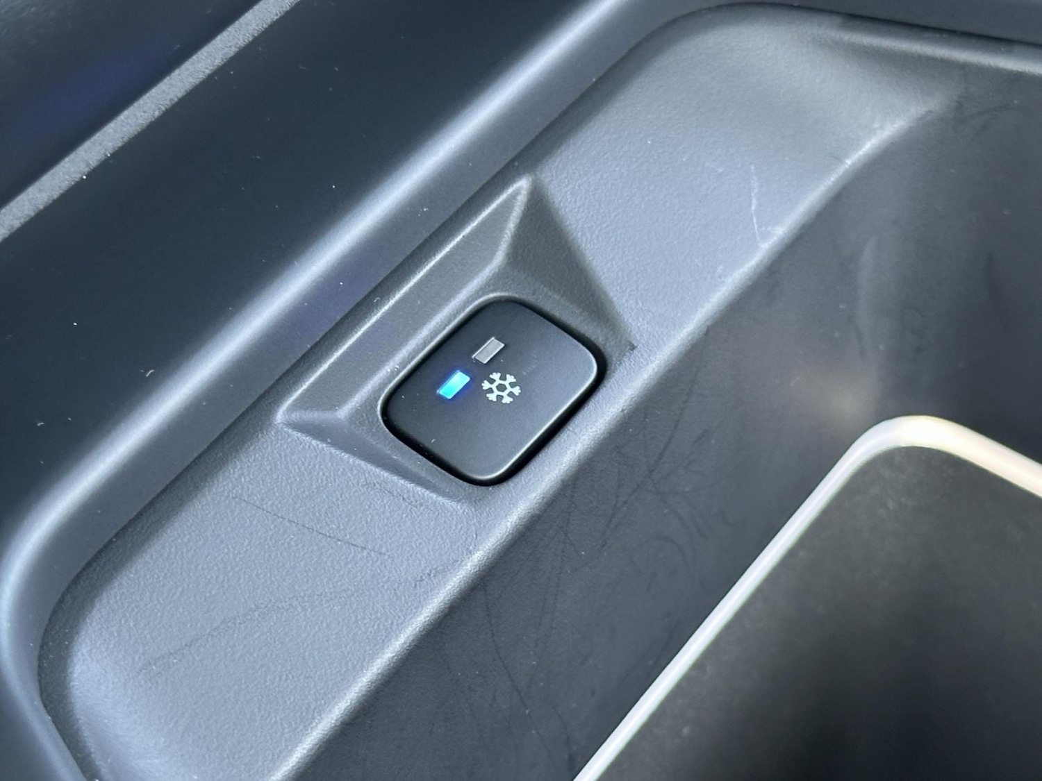 Used Land Rover Defender 2023 for sale - 77048028: Photo 29