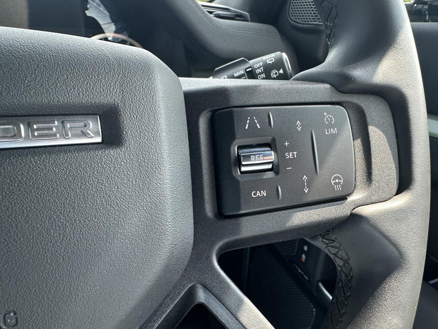 Used Land Rover Defender 2023 for sale - 77048028: Photo 35