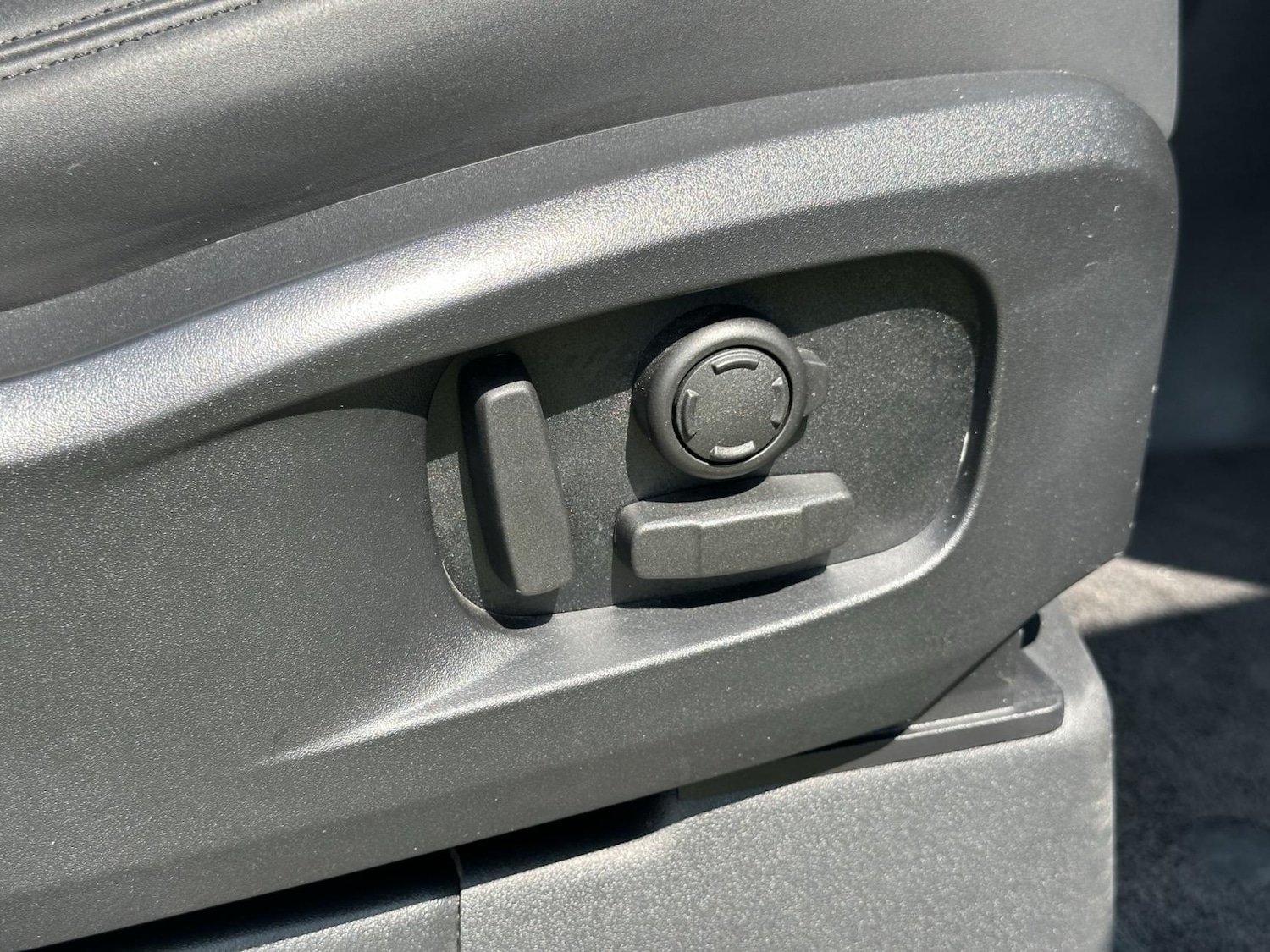 Used Land Rover Defender 2023 for sale - 77048028: Photo 42