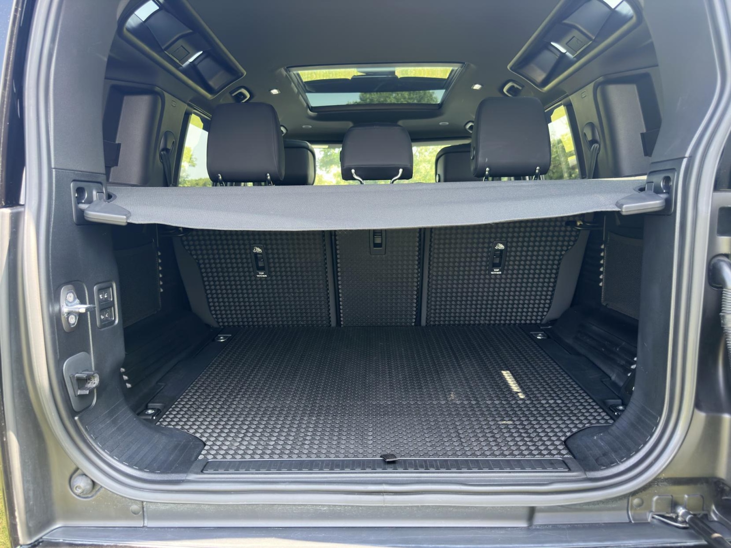 Used Land Rover Defender 2023 for sale - 77048028: Photo 50