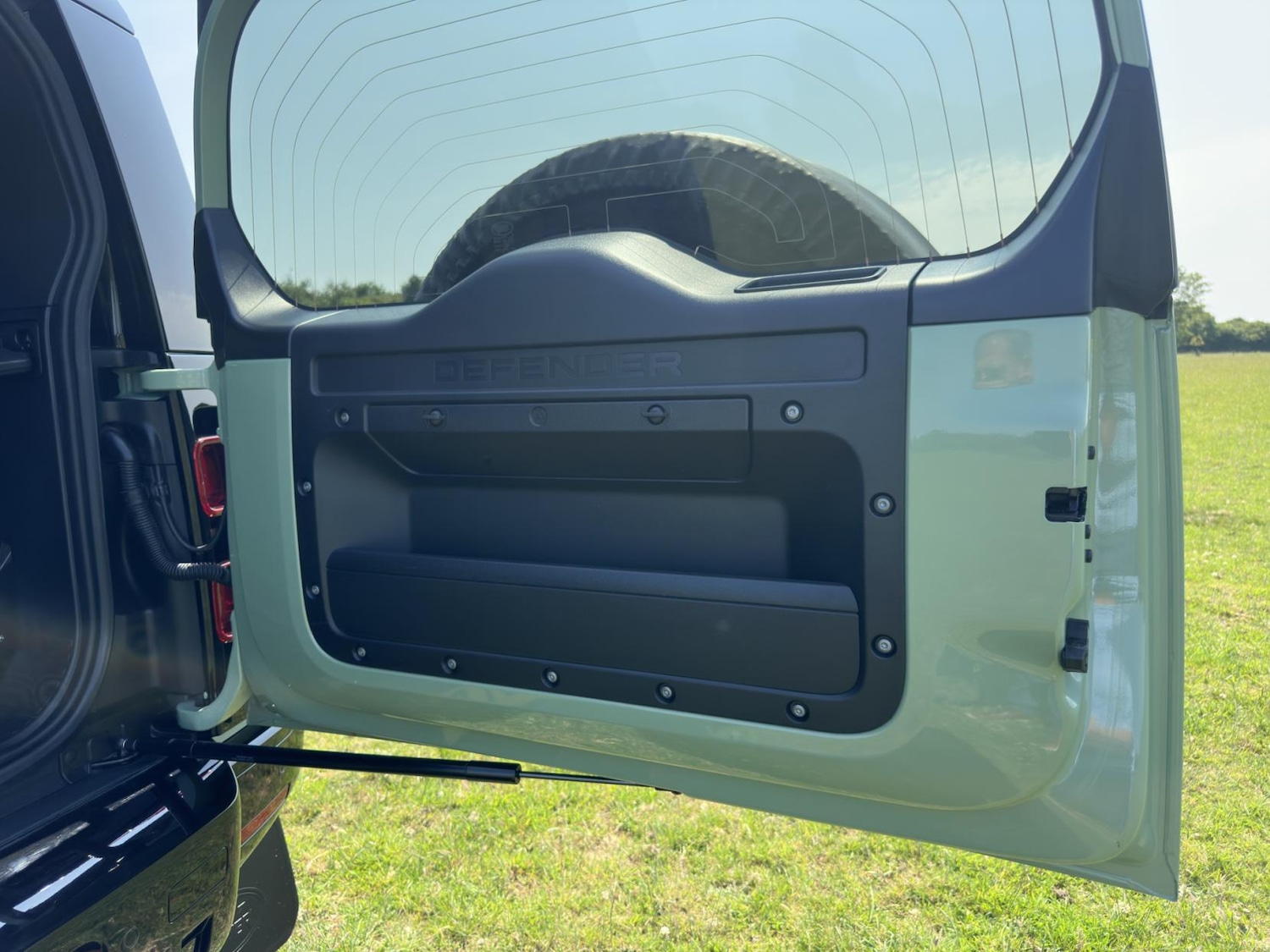 Used Land Rover Defender 2023 for sale - 77048028: Photo 52