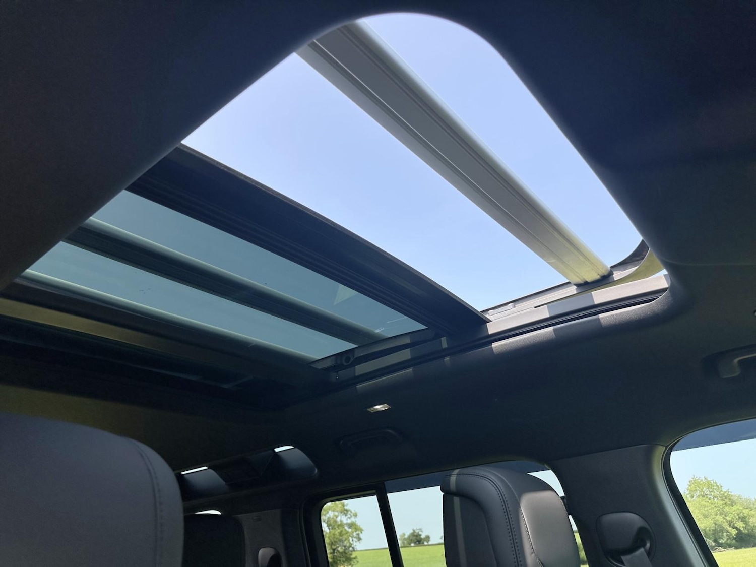 Used Land Rover Defender 2023 for sale - 77048028: Photo 55