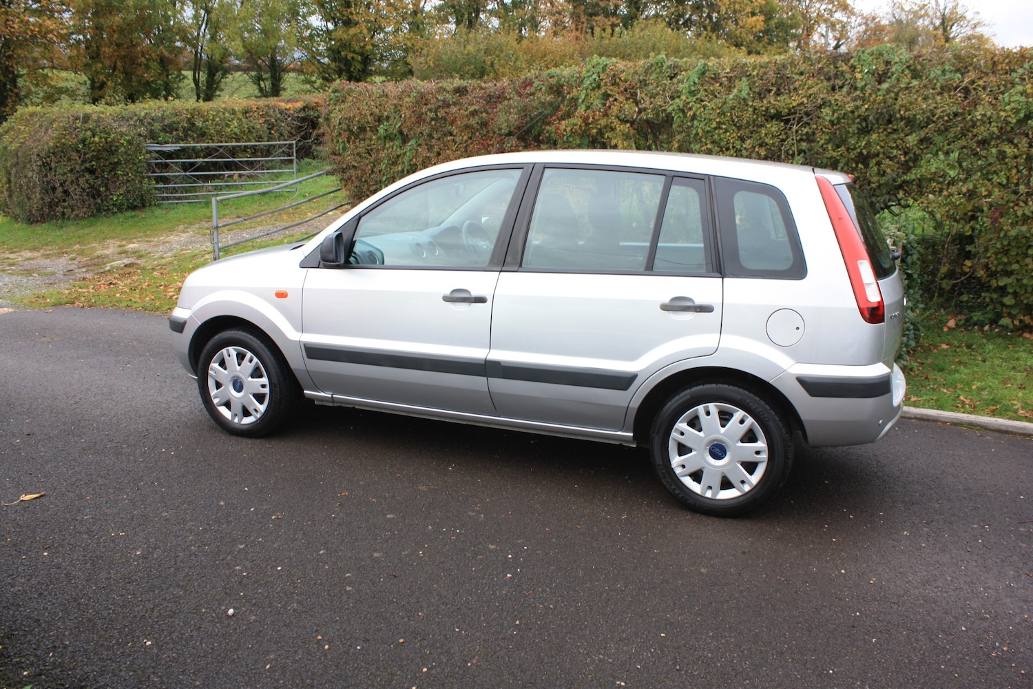 Used Ford Fusion 2010 for sale - 76405819: Photo 8