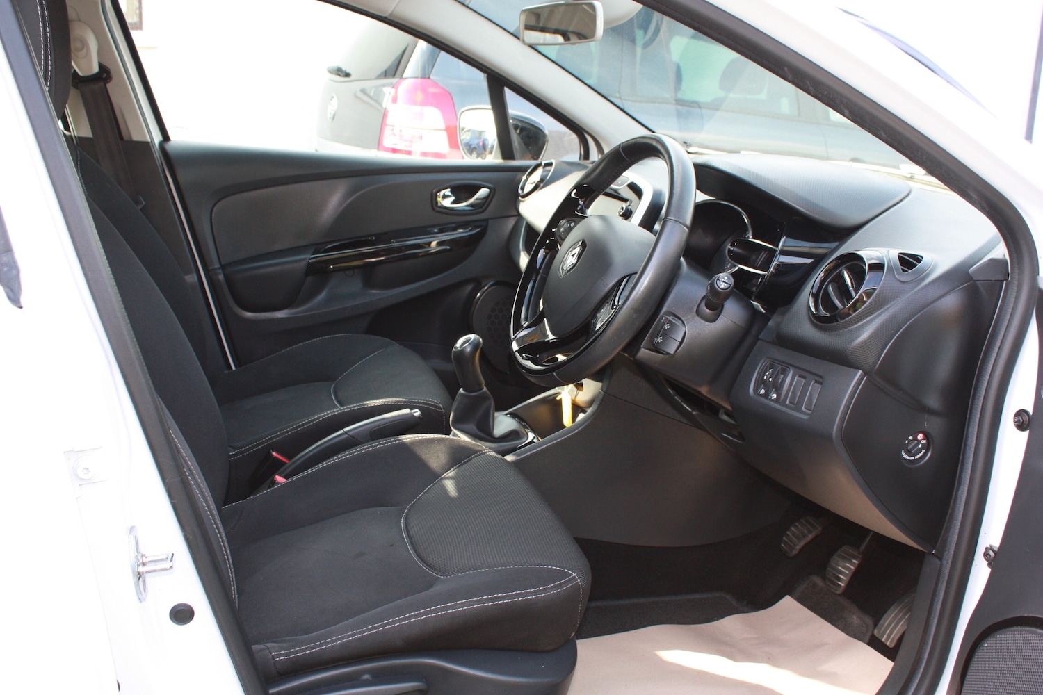 Used Renault Clio 2014 for sale - 77743438: Photo 10