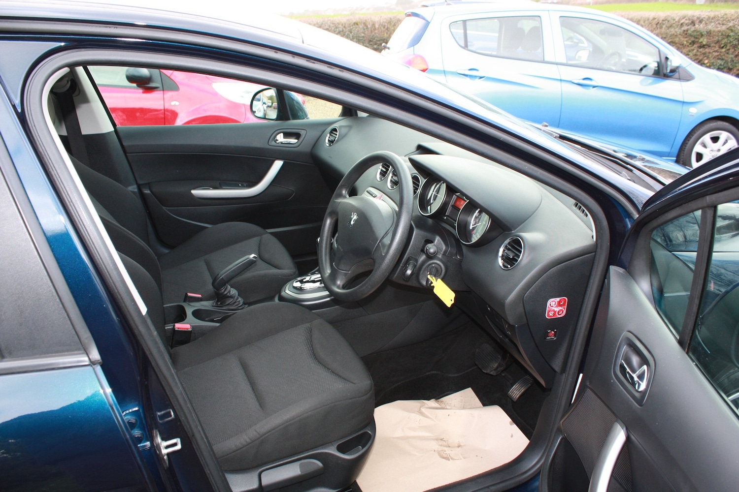 Used Peugeot 308 2010 for sale - 77730062: Photo 9