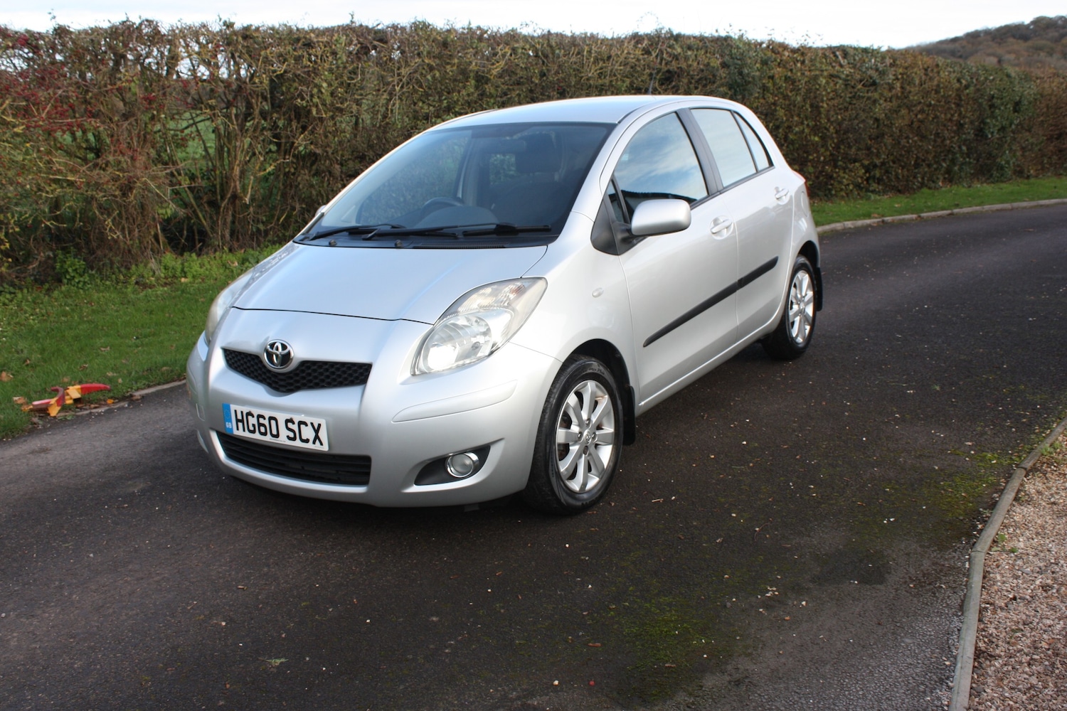 Used Toyota Yaris 2011 for sale - 76711939: Photo 1