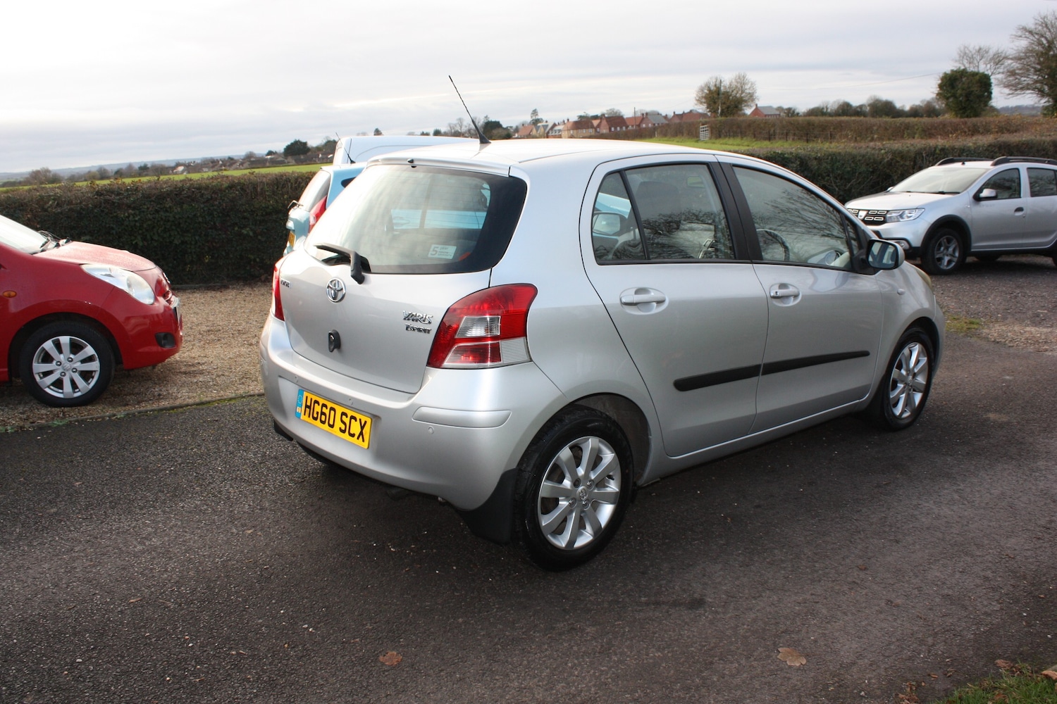 Used Toyota Yaris 2011 for sale - 76711939: Photo 5