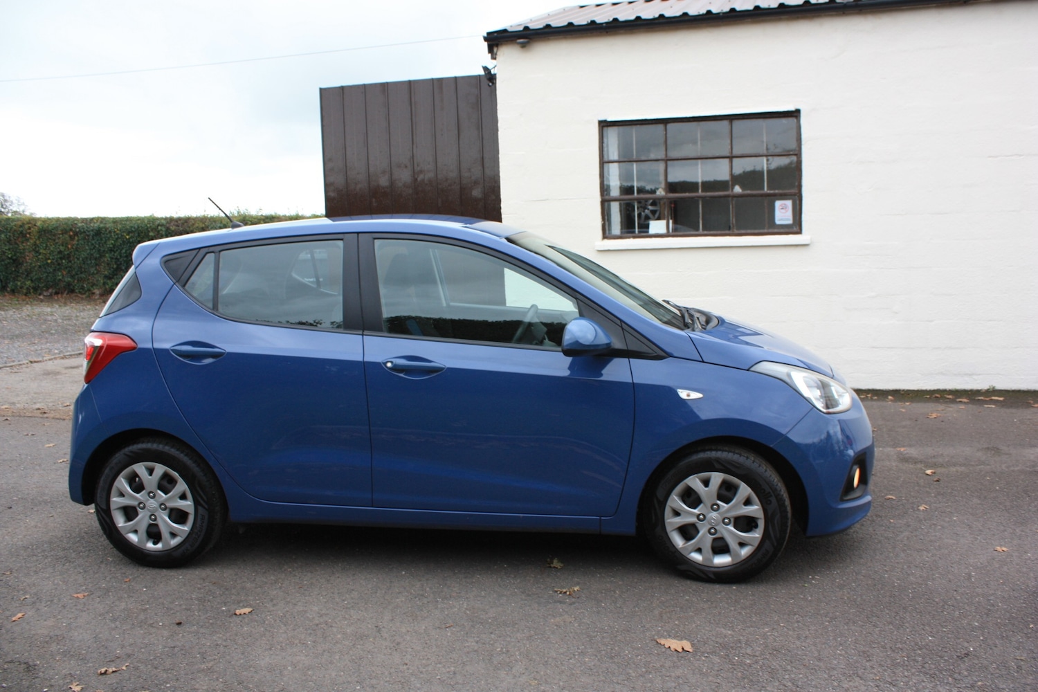 Used Hyundai i10 2016 for sale - 76346871: Photo 4