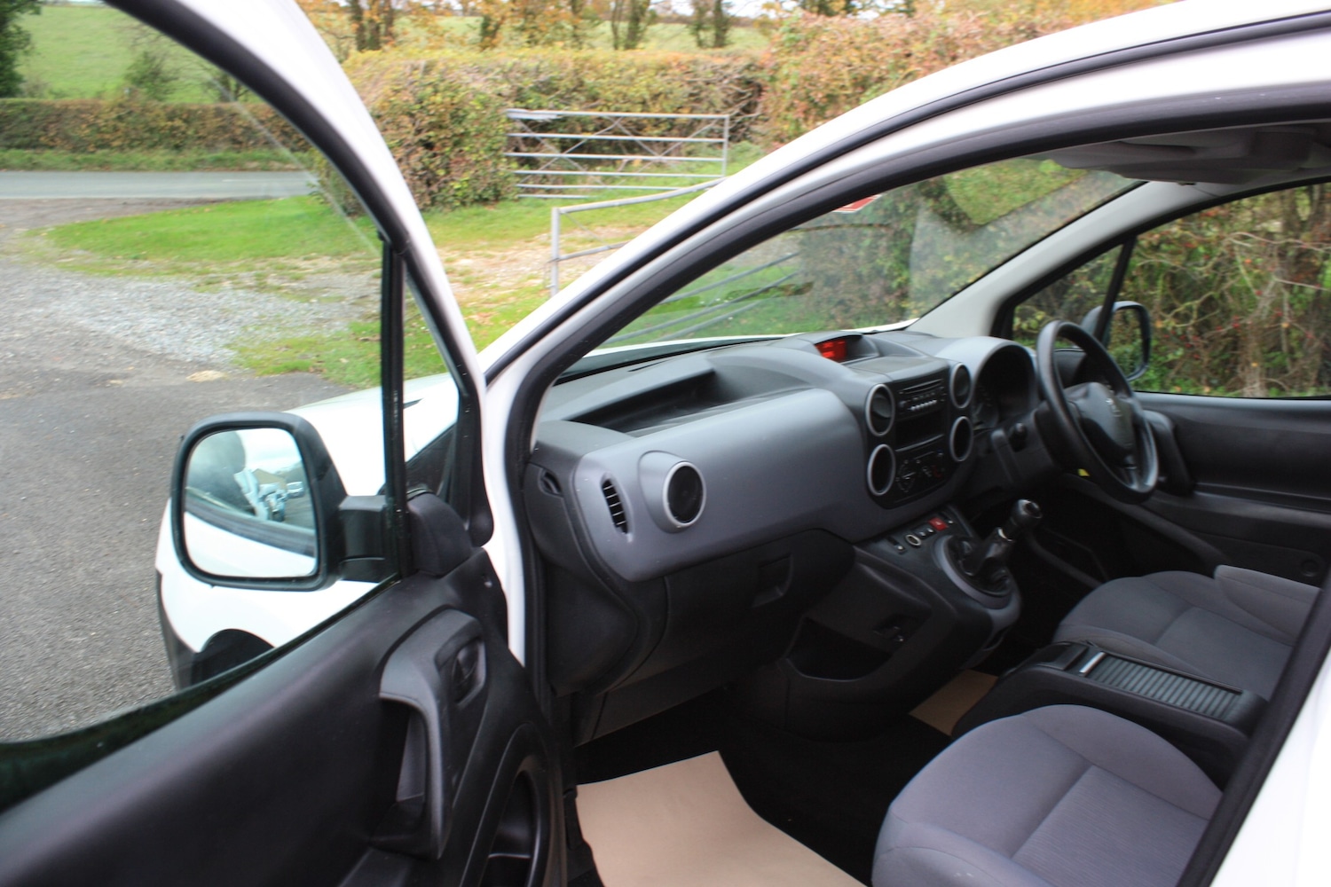 Used Peugeot Partner 2013 for sale - 76453691: Photo 12