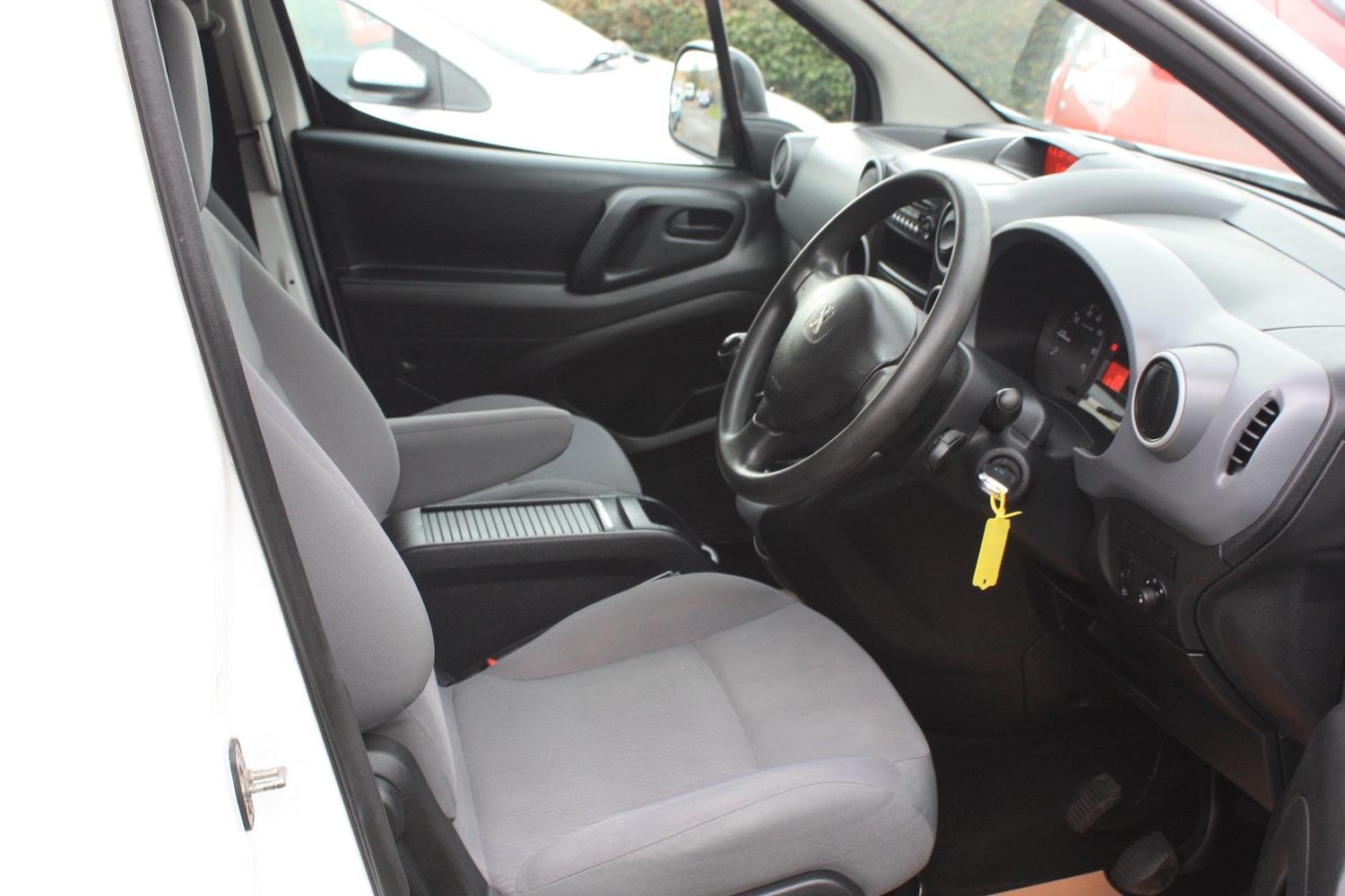 Used Peugeot Partner 2013 for sale - 76453691: Photo 9