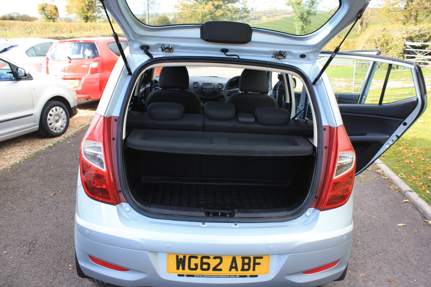 Used Hyundai i10 2012 for sale - 76376846: Photo 11