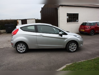 Used Ford Fiesta 2010 for sale - 77061724: Photo