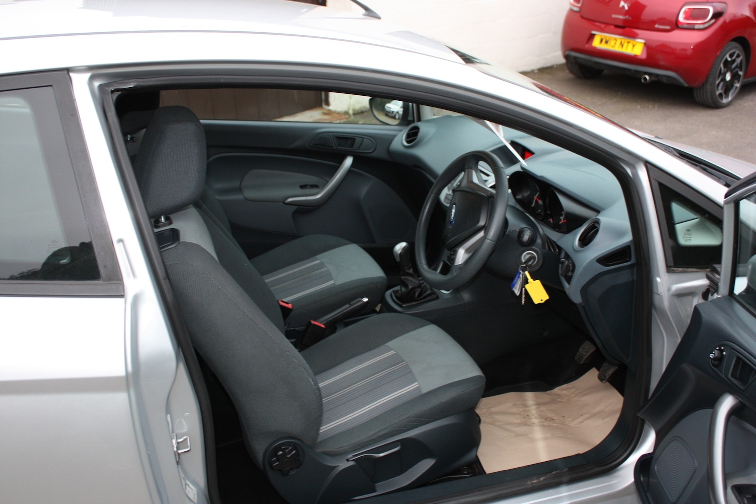 Used Ford Fiesta 2010 for sale - 77061724: Photo 8