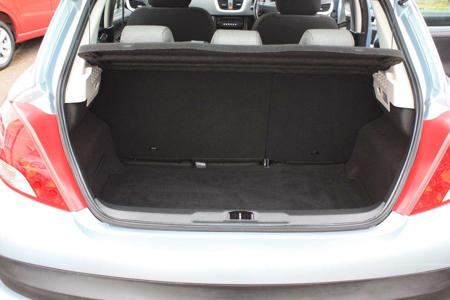 Used Peugeot 207 2011 for sale - 76405817: Photo 11