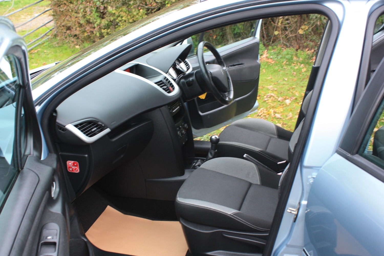 Used Peugeot 207 2011 for sale - 76405817: Photo 13