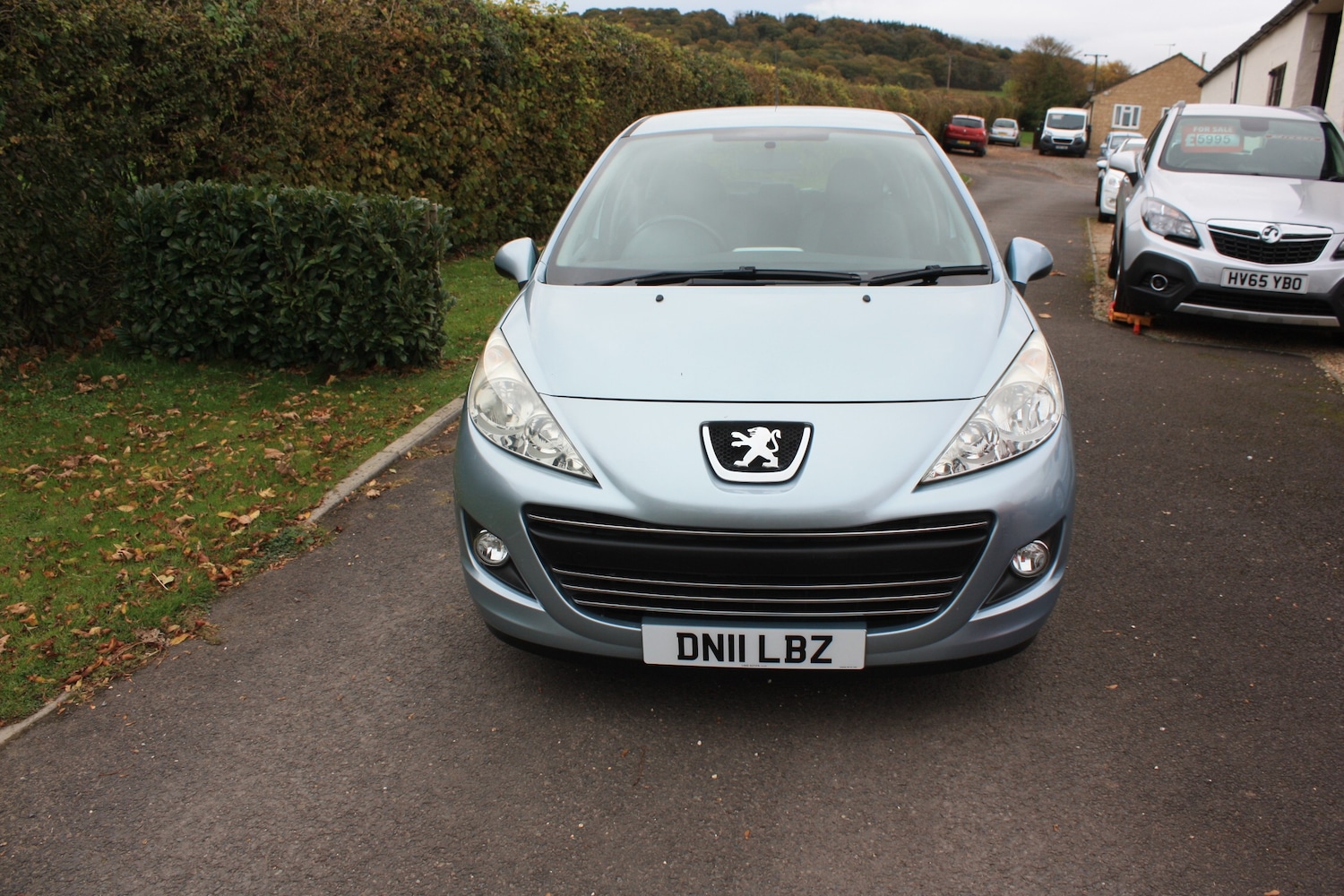 Used Peugeot 207 2011 for sale - 76405817: Photo 2