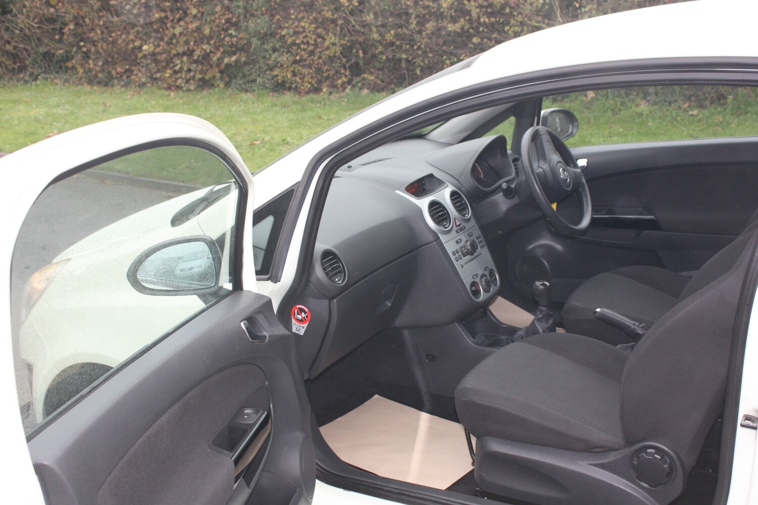 Used Vauxhall Corsa 2011 for sale - 76724110: Photo 11