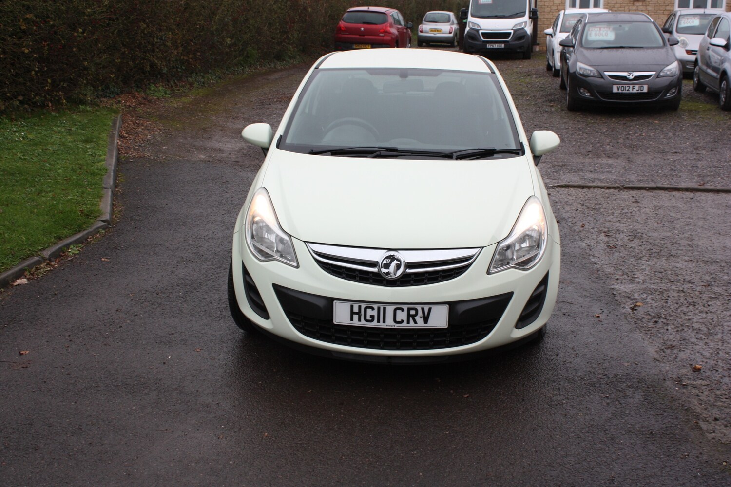 Used Vauxhall Corsa 2011 for sale - 76724110: Photo 2