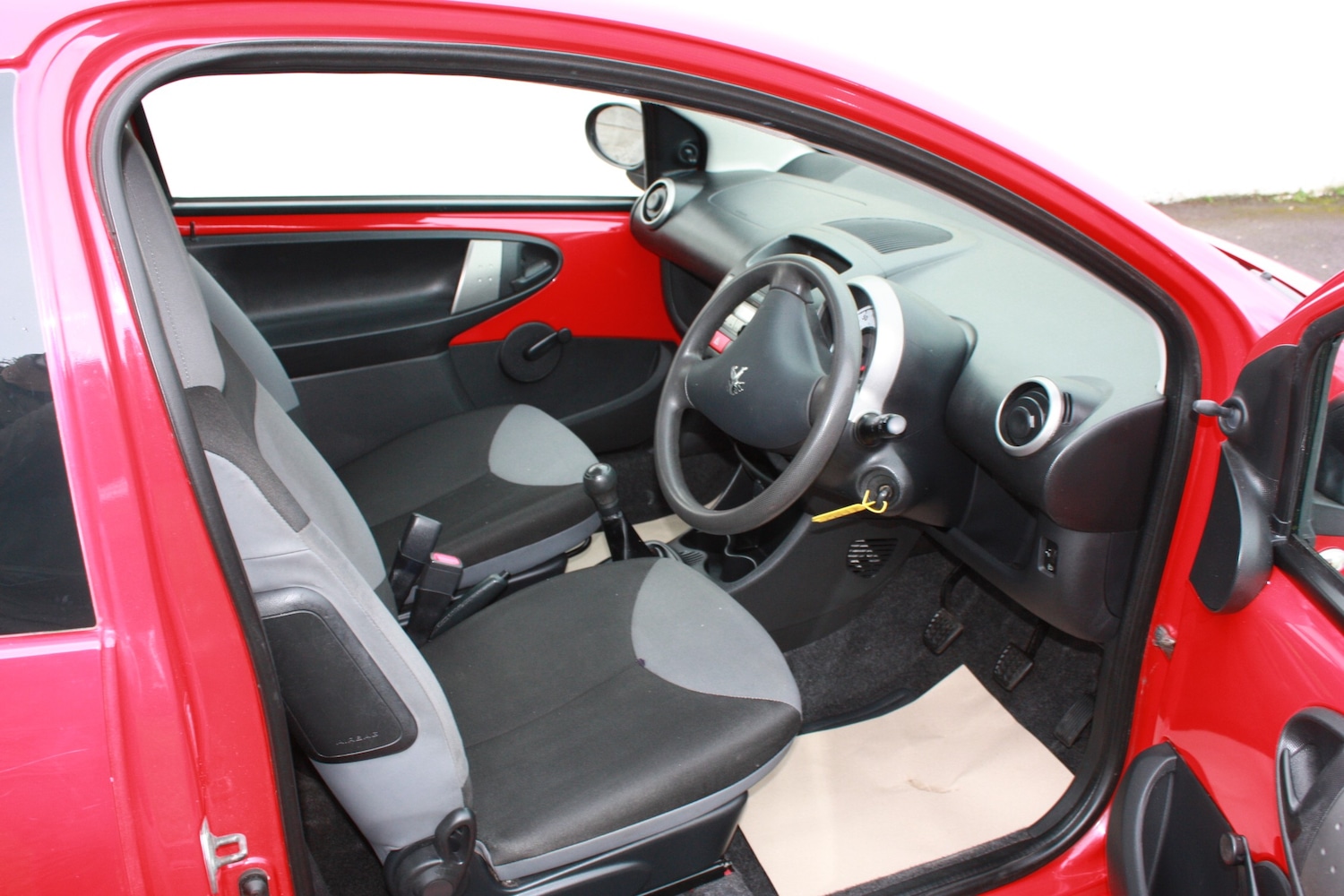 Used Peugeot 107 2014 for sale - 77501907: Photo 10