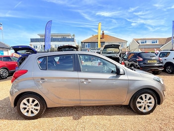 Used Hyundai i20 2014 for sale - 79103775: Photo